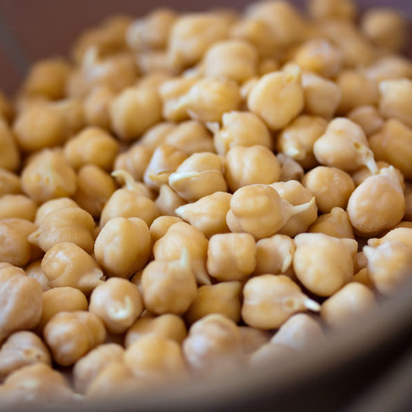 Try to find the best ways to lose weight? Eating these metabolism-boosting superfoods will help you naturally burn crazy amounts of fat. #superfood #diet #healthysnacks