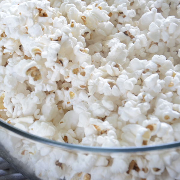 Try to find the best ways to lose weight? Eating these metabolism-boosting superfoods will help you naturally burn crazy amounts of fat. #superfood #diet #healthysnacks