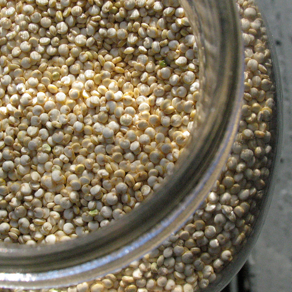 Try to find the best ways to lose weight? Eating these metabolism-boosting superfoods will help you naturally burn crazy amounts of fat. #superfood #diet #healthysnacks