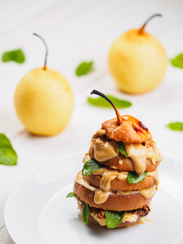 Having trouble sticking to your diet? Sacrificing snacks to cut back on calories? Big mistake! Check out these nutritionist-recommended 12 secret healthy snacks for weight loss and burn fat while boosting your metabolism today!