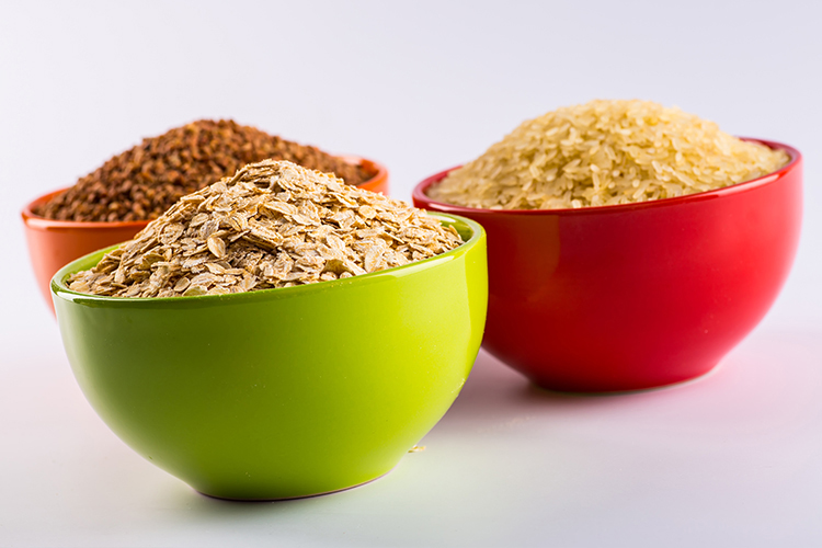 We’ve heard that abs are made in the kitchen, but do you know the recipe for it? To get the strong and shaped core you’ve been dreaming of, you need to rid your diet of junk and eat food that will not only boost your metabolism but also burn the unwanted fat you have stored up.