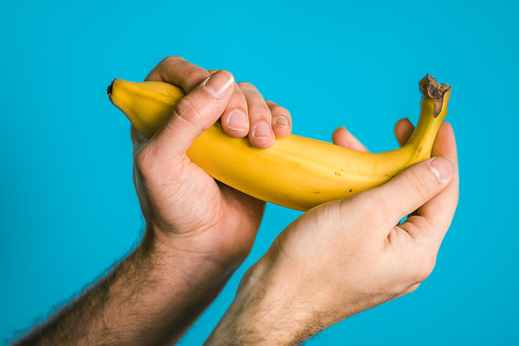 Would you love a GUARANTEED flat tummy? Adding these healthy foods to your diet will help you slim down, tone, tighten and expose your flat 6-pack tummy within!