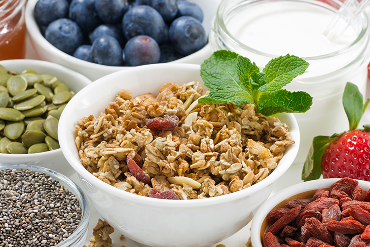 I've gotta tell you about these easy, no-exercise weight loss tips to burn fat! Make these simple changes to your diet and lifestyle to slim down and get that beach-bod for summer without setting a foot in the gym!