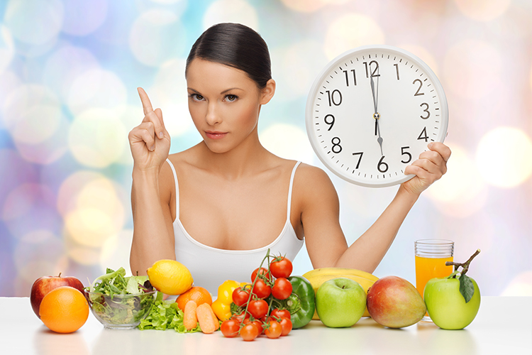 I've gotta tell you about these easy, no-exercise weight loss tips to burn fat! Make these simple changes to your diet and lifestyle to slim down and get that beach-bod for summer without setting a foot in the gym!